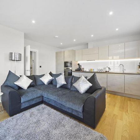 Flat 1 Bridge House Apartment Staines-upon-Thames ภายนอก รูปภาพ