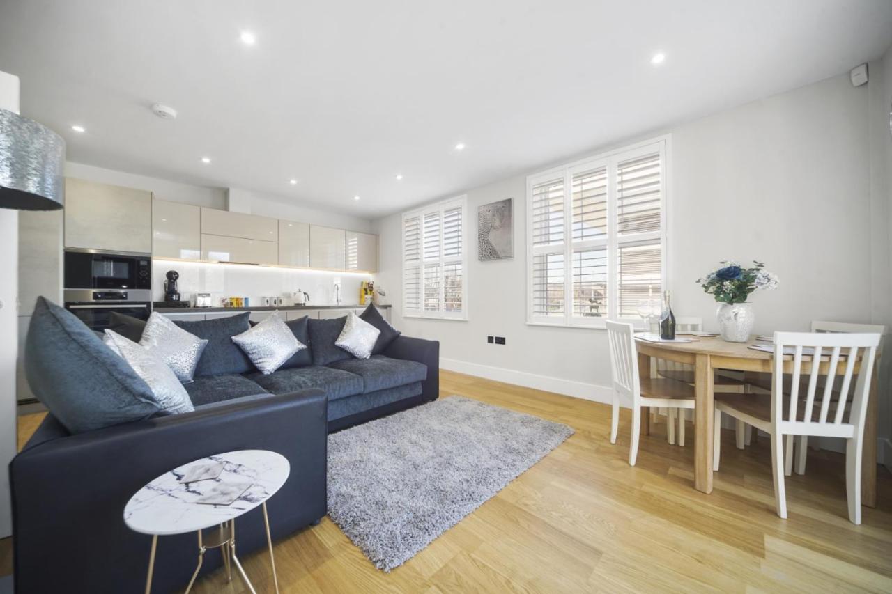 Flat 1 Bridge House Apartment Staines-upon-Thames ภายนอก รูปภาพ