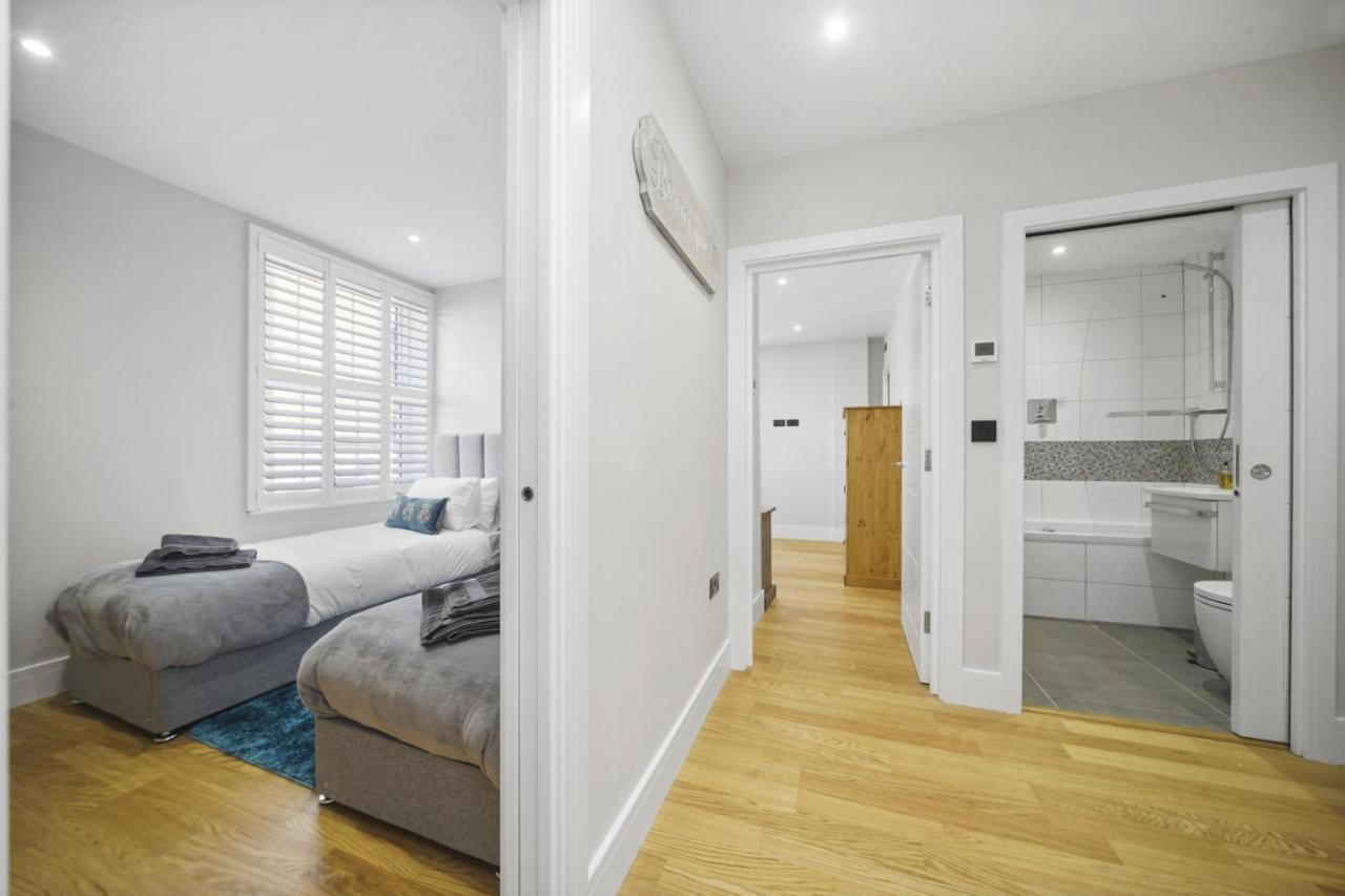 Flat 1 Bridge House Apartment Staines-upon-Thames ภายนอก รูปภาพ
